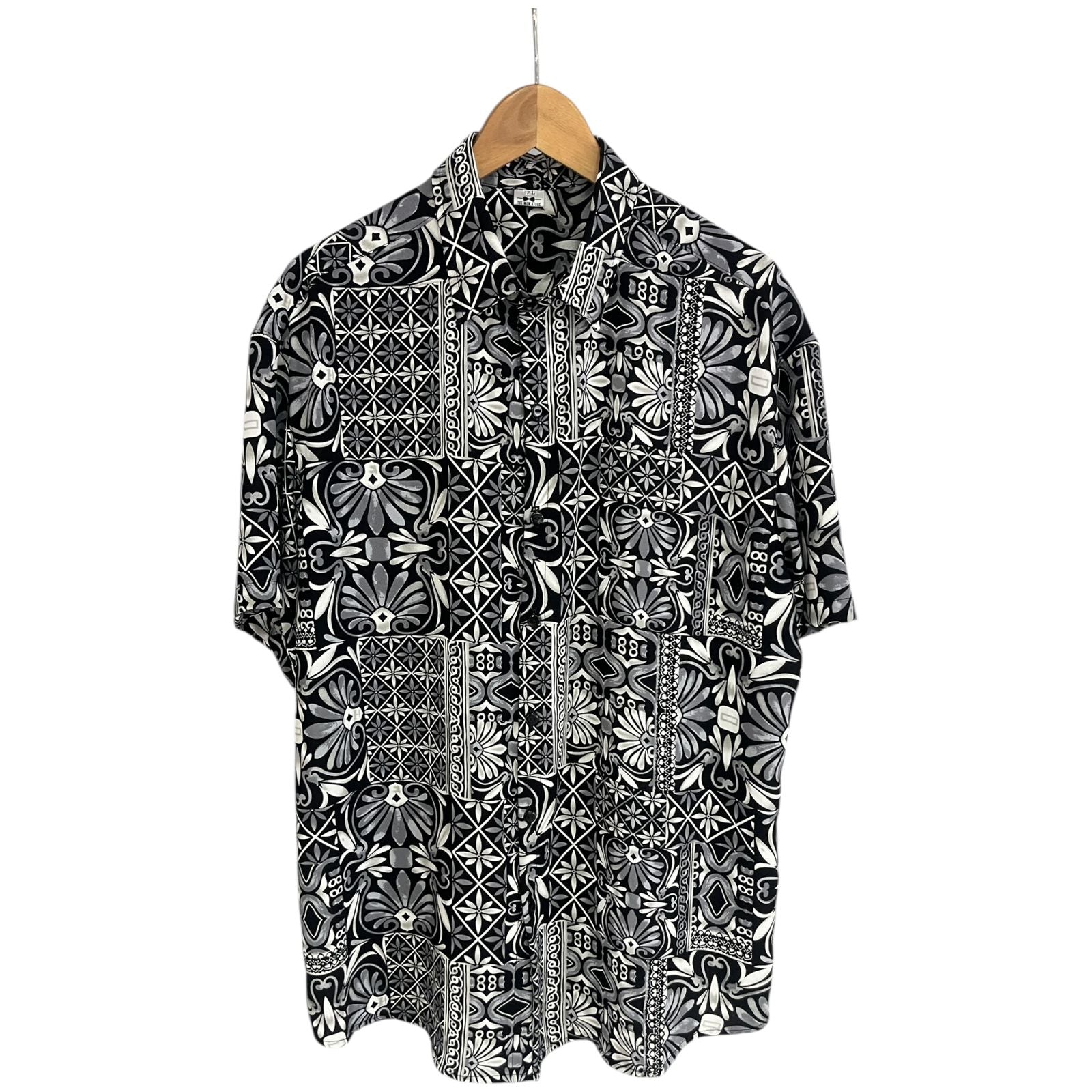 Camisa Estampada Negra Regular Fit Rayon