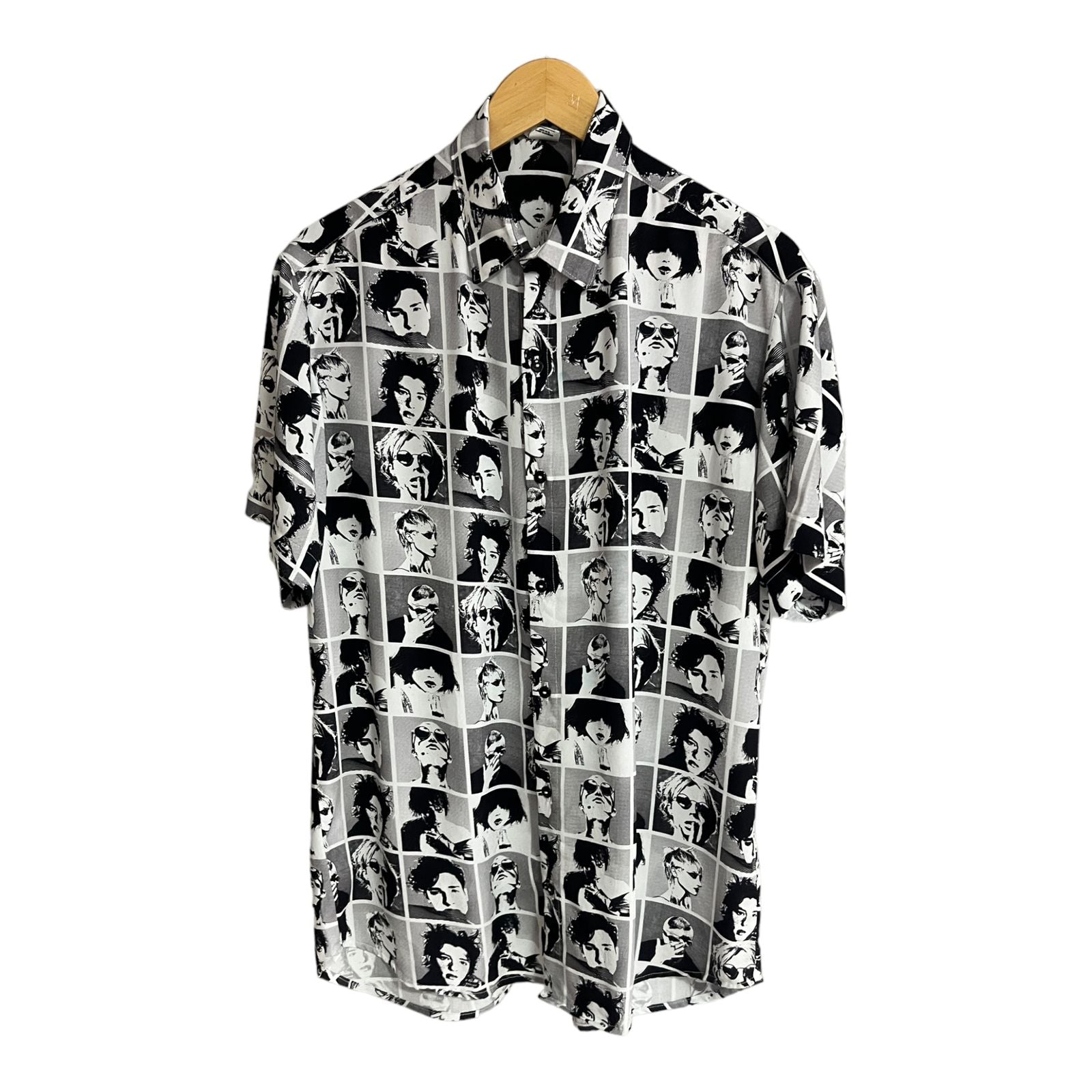 Camisa Poker Face Regular Fit Rayon