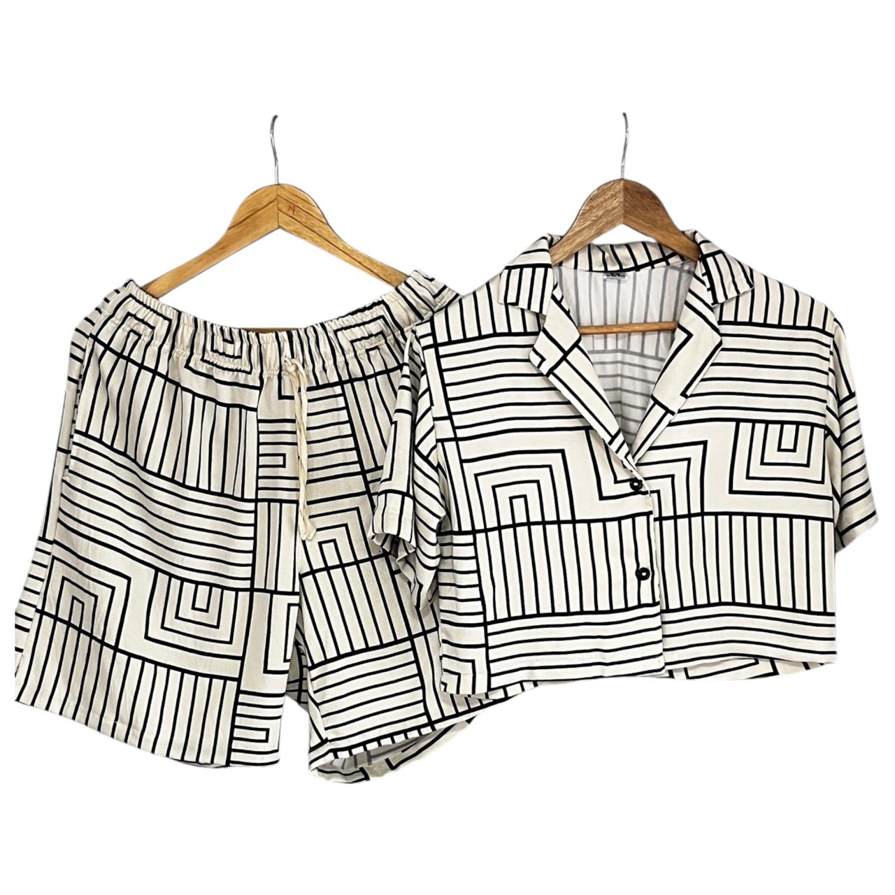 Conjunto Geo Crema Regular Fit Rayon