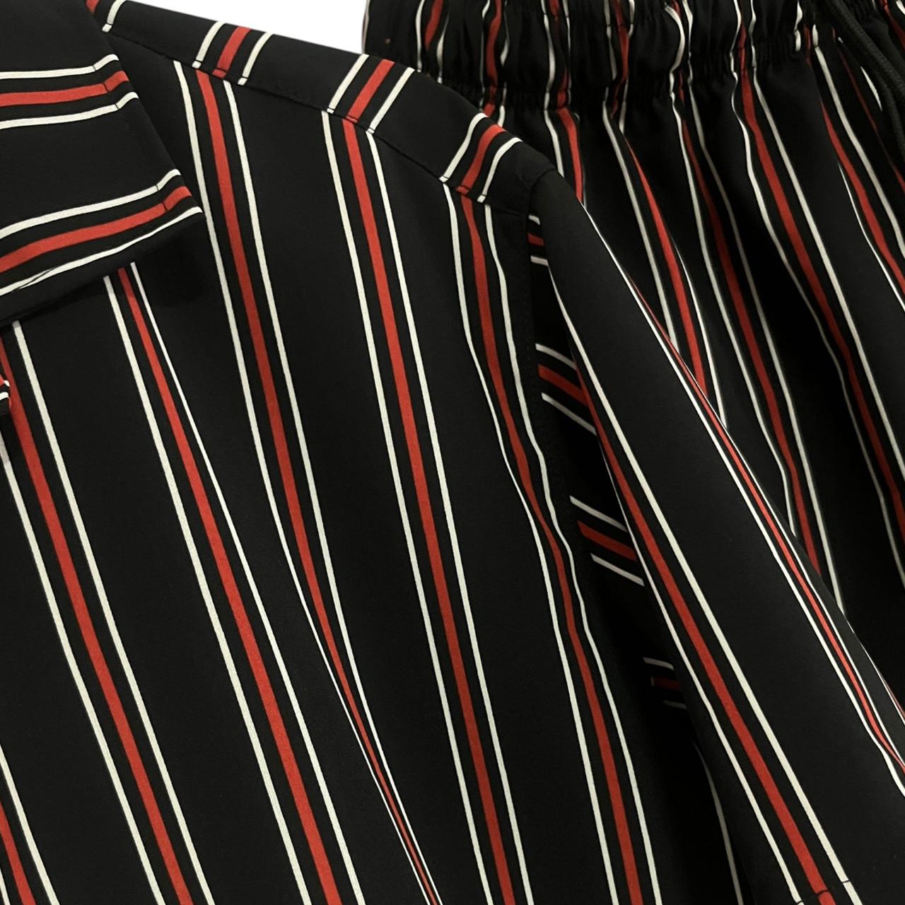 Conjunto Rayas Negras Seda Regular Fit