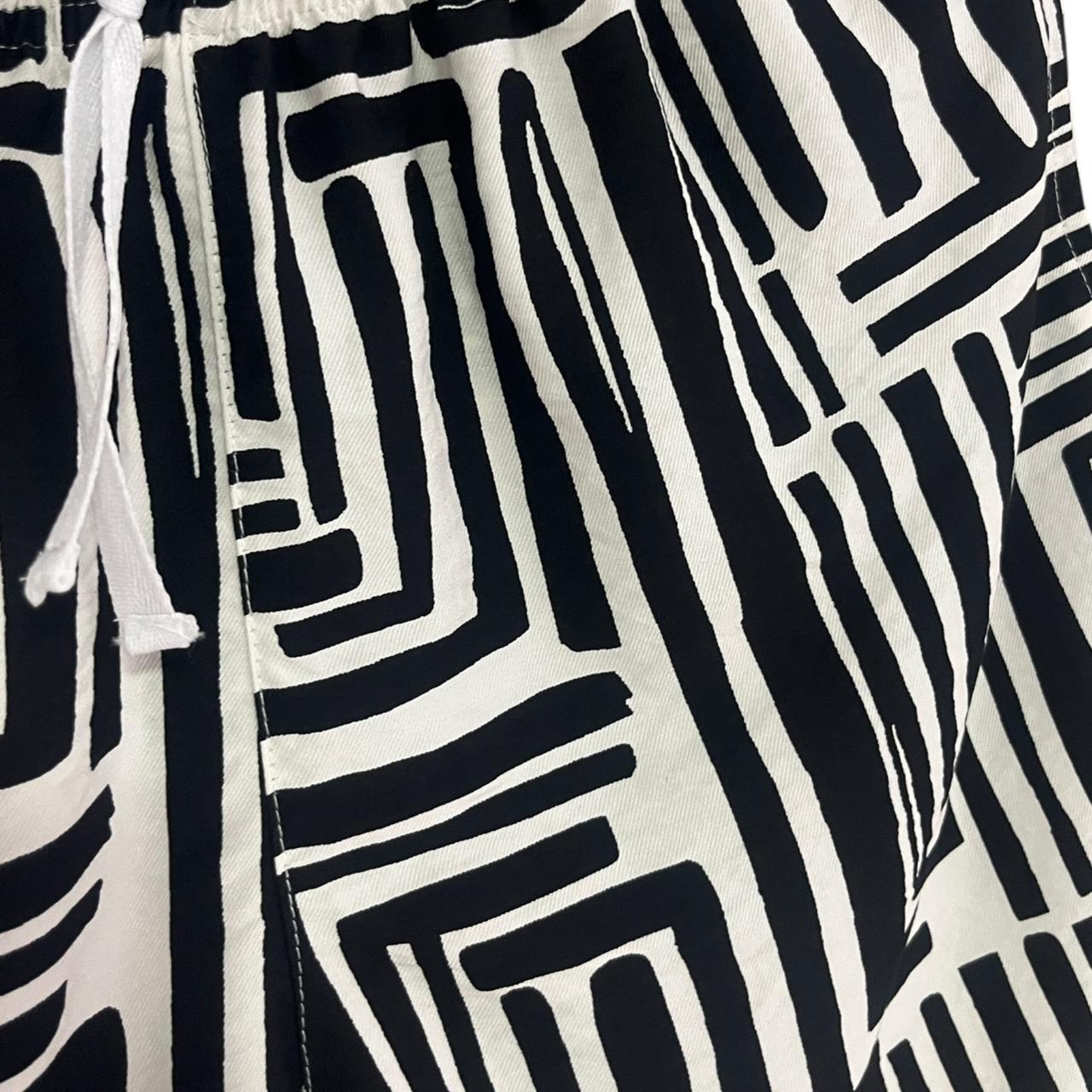 Conjunto Rayas Negra Blanco Regular Fit Rayon