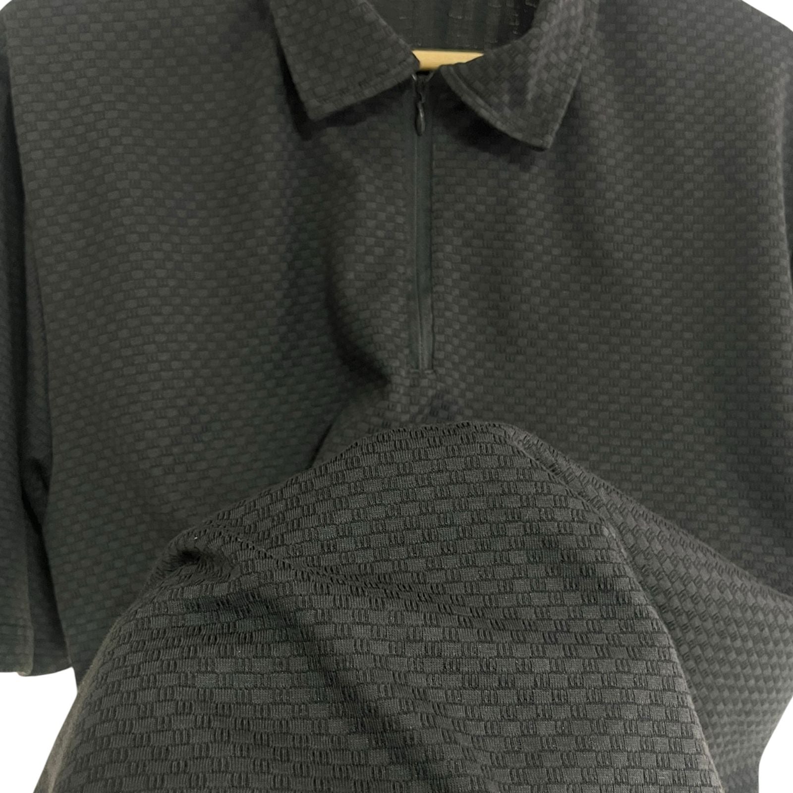 Polo Texturizada Negra